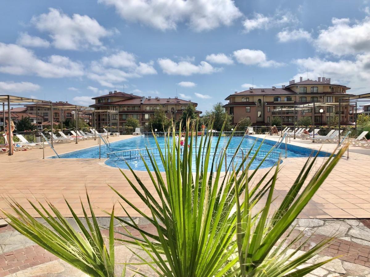 Sorrento - Menada Apartments Sveti Vlas Ngoại thất bức ảnh