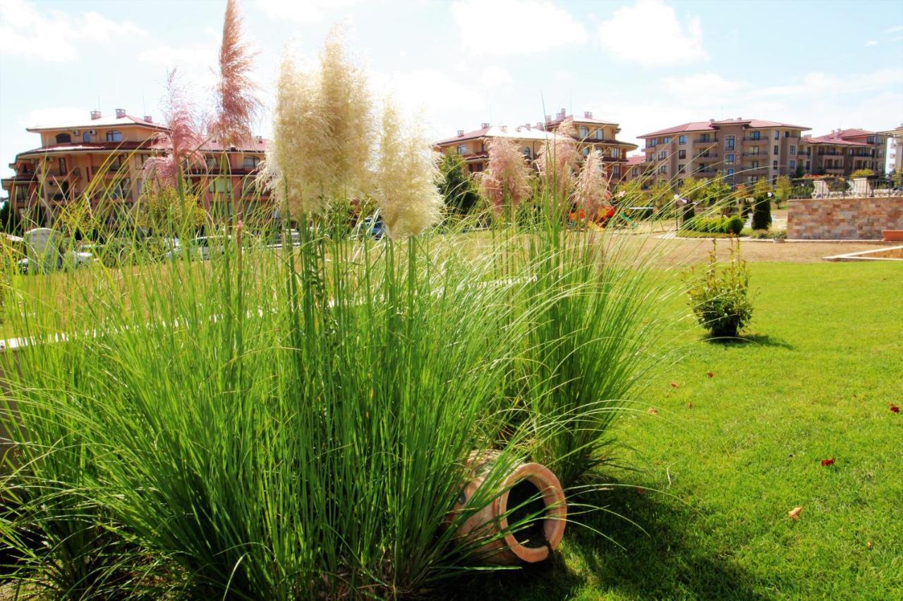 Sorrento - Menada Apartments Sveti Vlas Ngoại thất bức ảnh