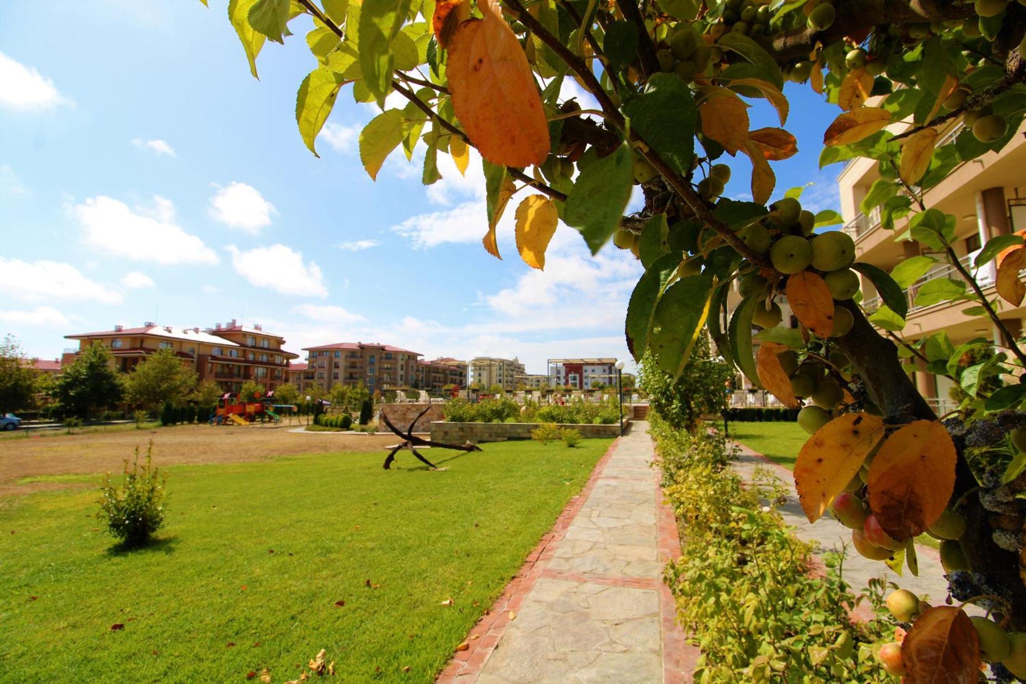Sorrento - Menada Apartments Sveti Vlas Ngoại thất bức ảnh
