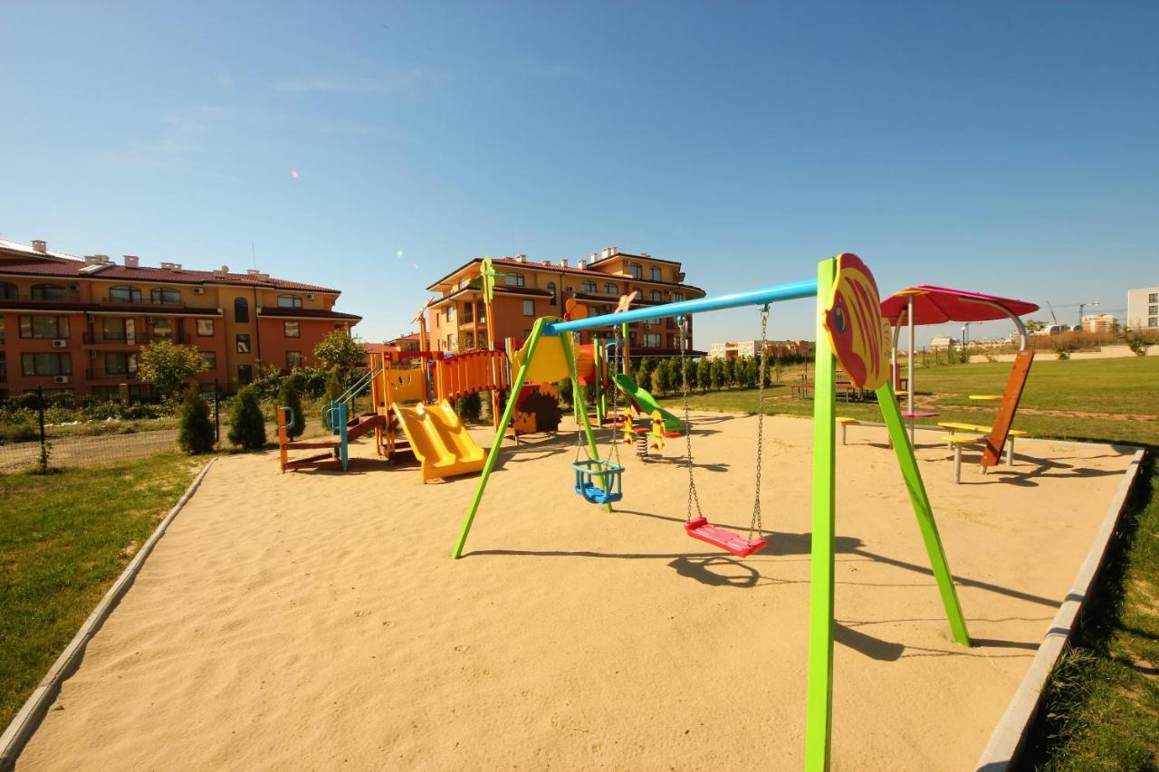 Sorrento - Menada Apartments Sveti Vlas Ngoại thất bức ảnh