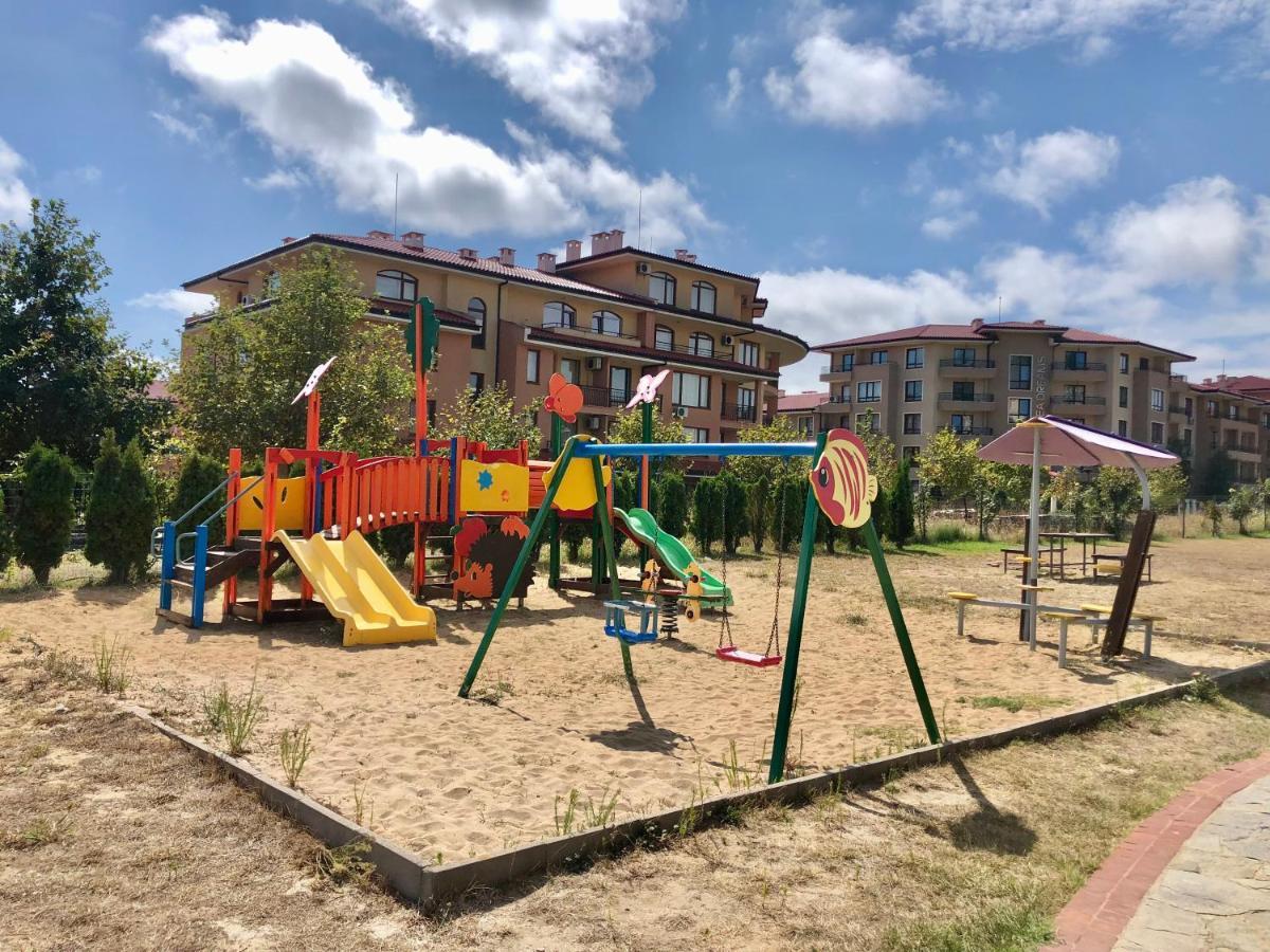 Sorrento - Menada Apartments Sveti Vlas Ngoại thất bức ảnh