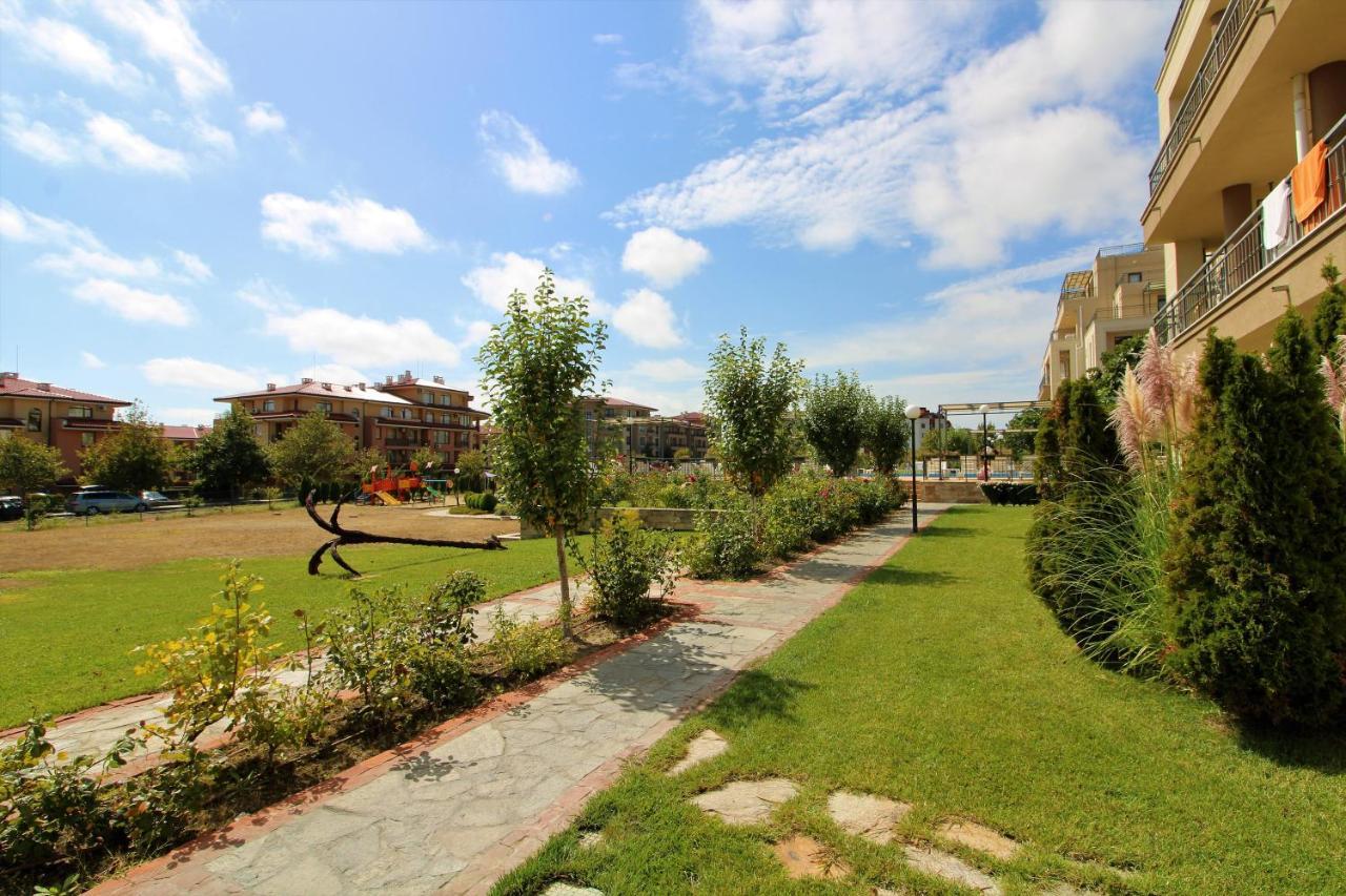 Sorrento - Menada Apartments Sveti Vlas Ngoại thất bức ảnh