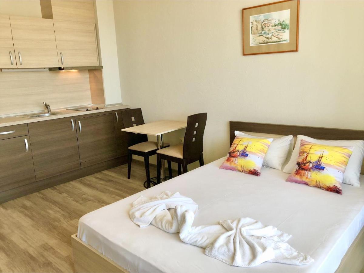 Sorrento - Menada Apartments Sveti Vlas Ngoại thất bức ảnh
