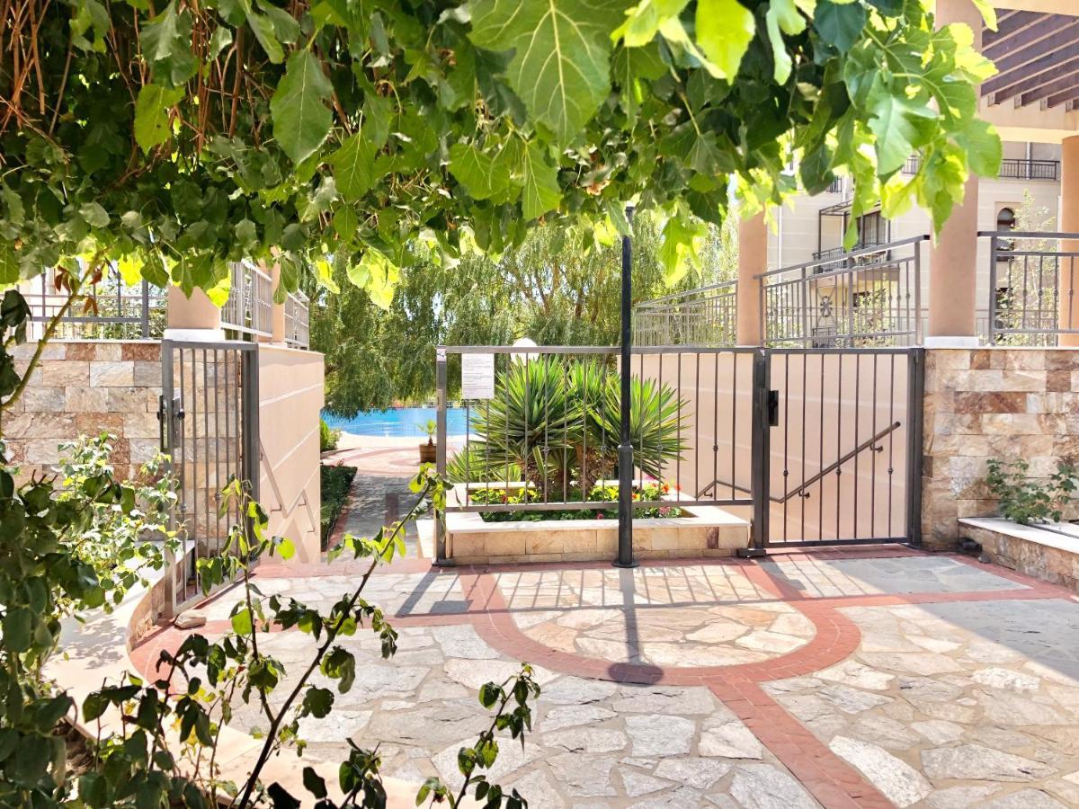 Sorrento - Menada Apartments Sveti Vlas Ngoại thất bức ảnh