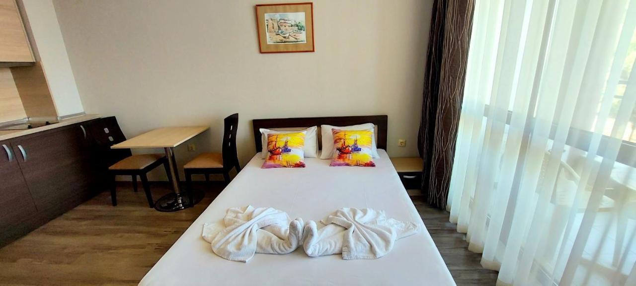 Sorrento - Menada Apartments Sveti Vlas Ngoại thất bức ảnh