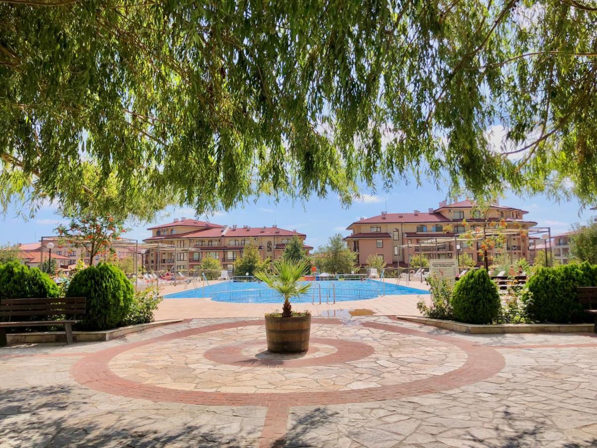 Sorrento - Menada Apartments Sveti Vlas Ngoại thất bức ảnh