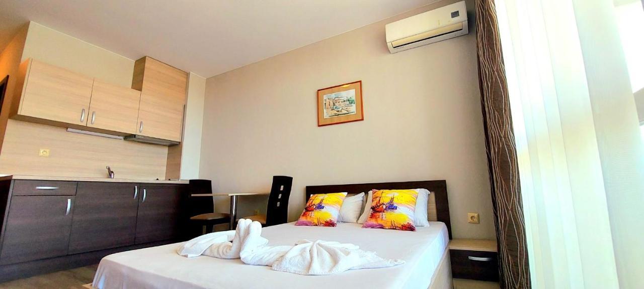 Sorrento - Menada Apartments Sveti Vlas Ngoại thất bức ảnh